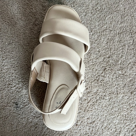 Platform sandals - Picture 3 of 4